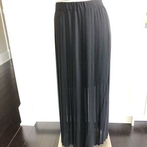 BCBGMaxAzria Skirts - BCBG Black pleated chiffon skirt size M BCBGMaxAzria Skirts - BCBG Black pleated chiffon skirt size M